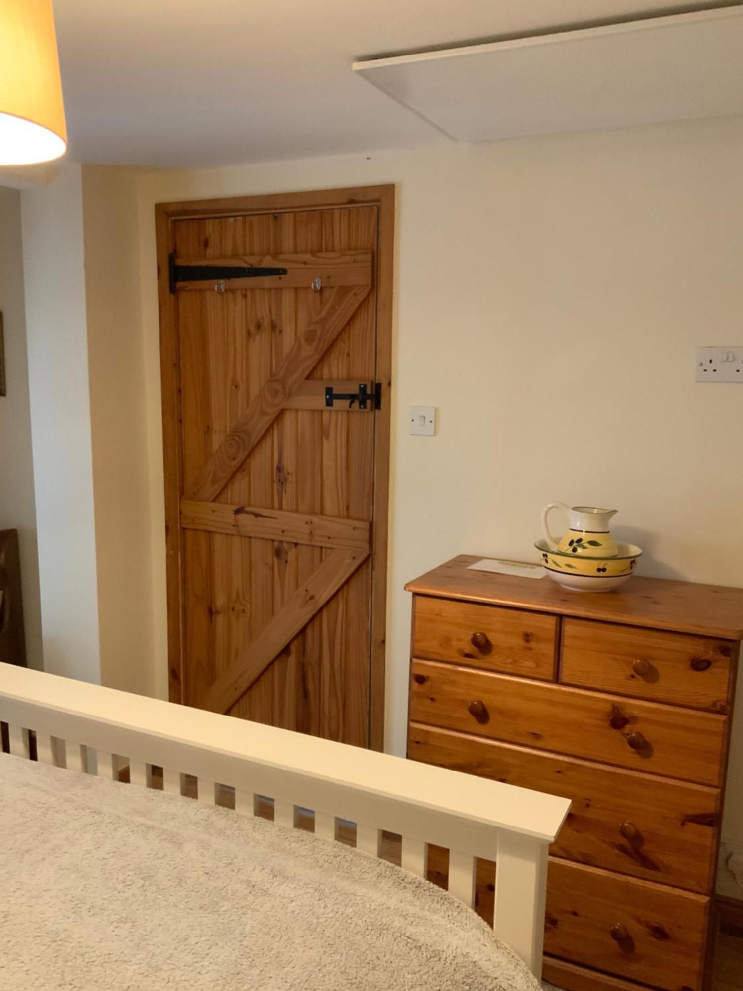 Woodpecker Cottage At Frog Trotters Cottages Hartpury Екстериор снимка