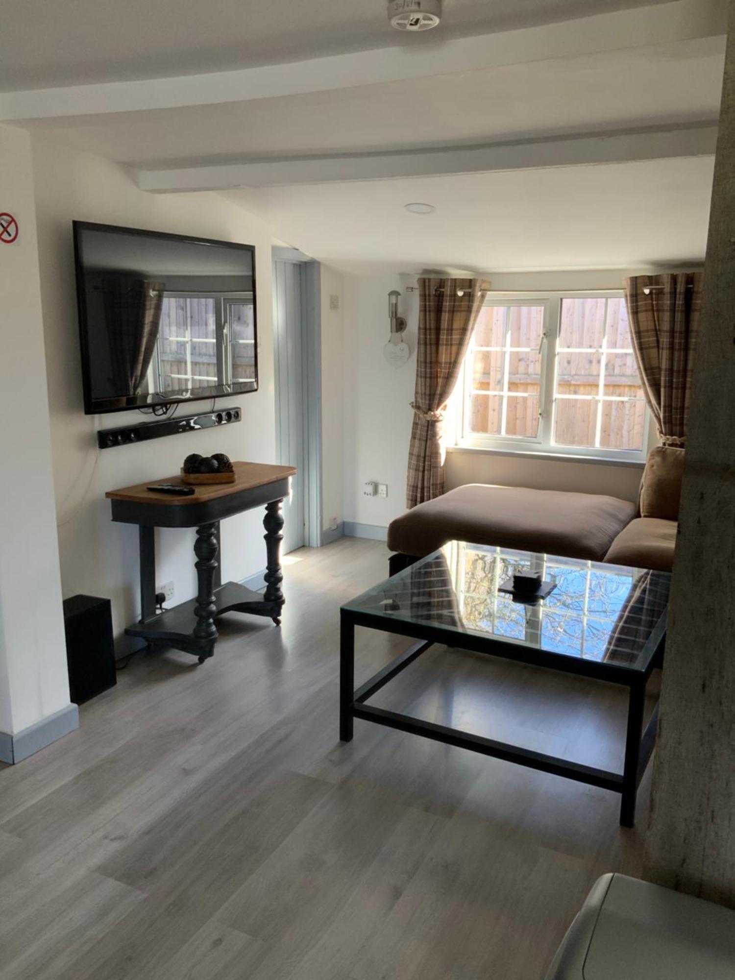 Woodpecker Cottage At Frog Trotters Cottages Hartpury Екстериор снимка