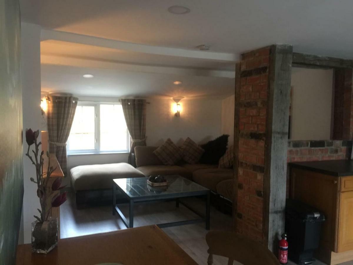 Woodpecker Cottage At Frog Trotters Cottages Hartpury Екстериор снимка