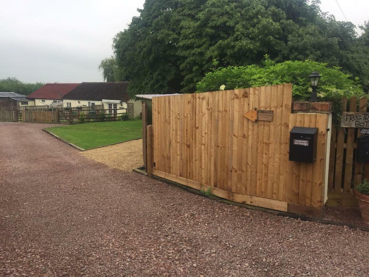 Woodpecker Cottage At Frog Trotters Cottages Hartpury Екстериор снимка